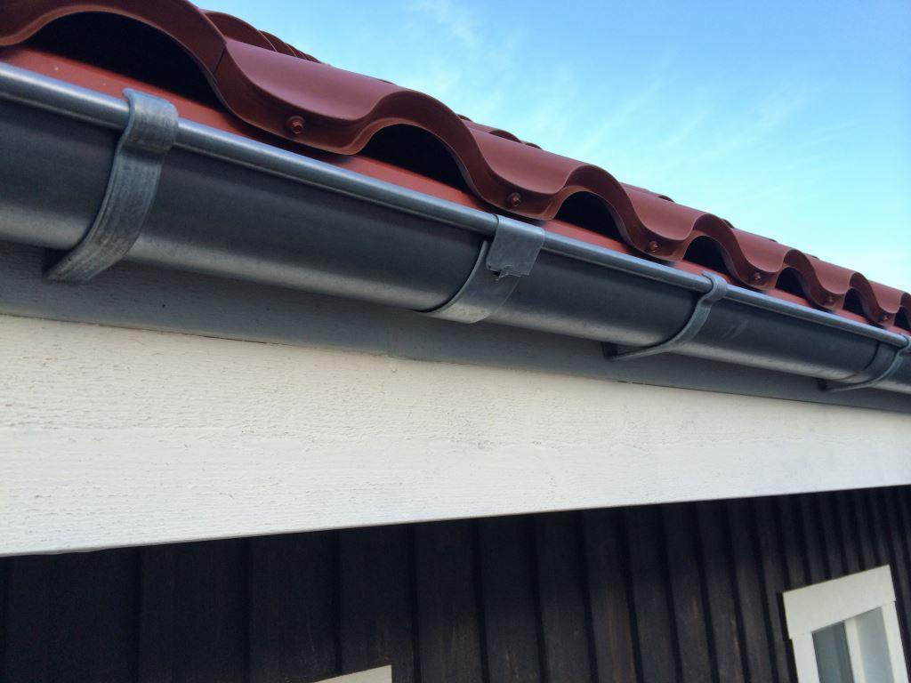Roof with Lindab Gutter Fascia Bracket - SCP Online Store